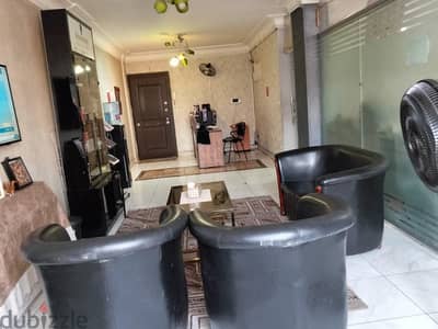شقه ثلاث غرف. . . وصاله ثلاث قطع وحمامين
