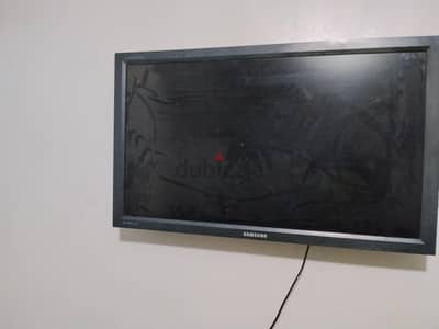 شاشه تلفزيون يوجد عيب في الشاشه