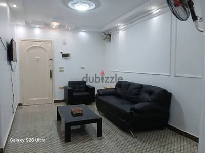 شقه بمجمع ميدو السكني للايجار  جسر السويس