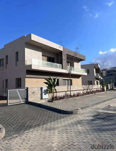 Townhouse ready to move in Hadaba next to pyramids hills