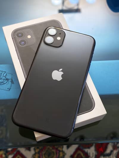 iPhone 11 128G فيه شرخ فالباغة