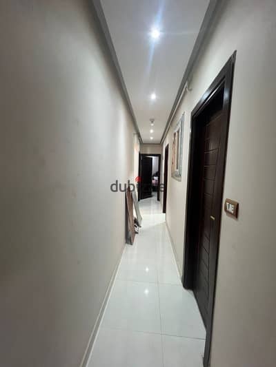 For sale, an apartment of 94 meters, side view of the club, new tower, and elevator