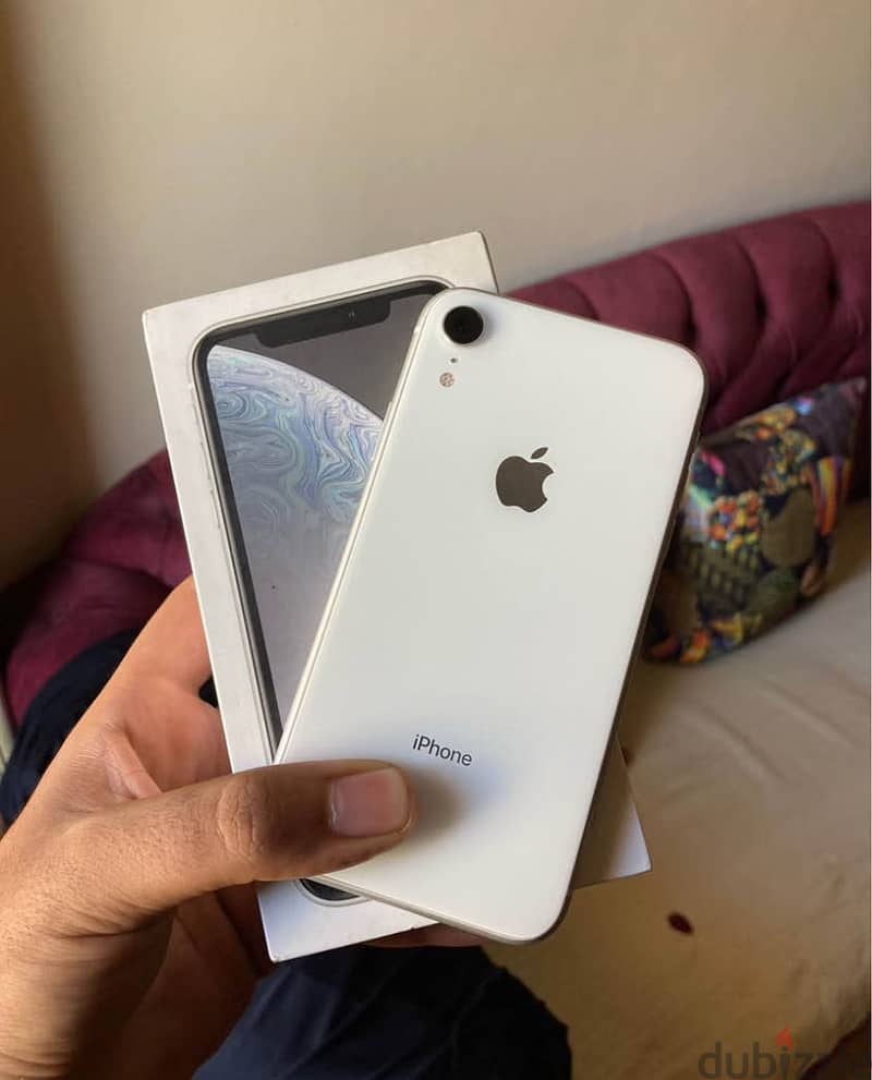Apple - iPhone XR 1