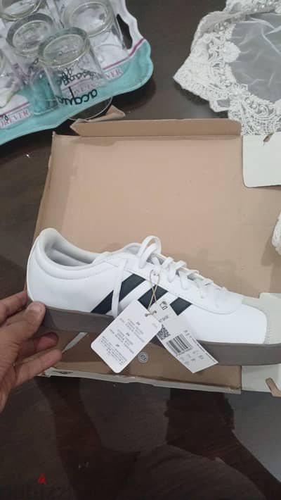 كتشي Adidas اوجنل  مقاس ٤٧