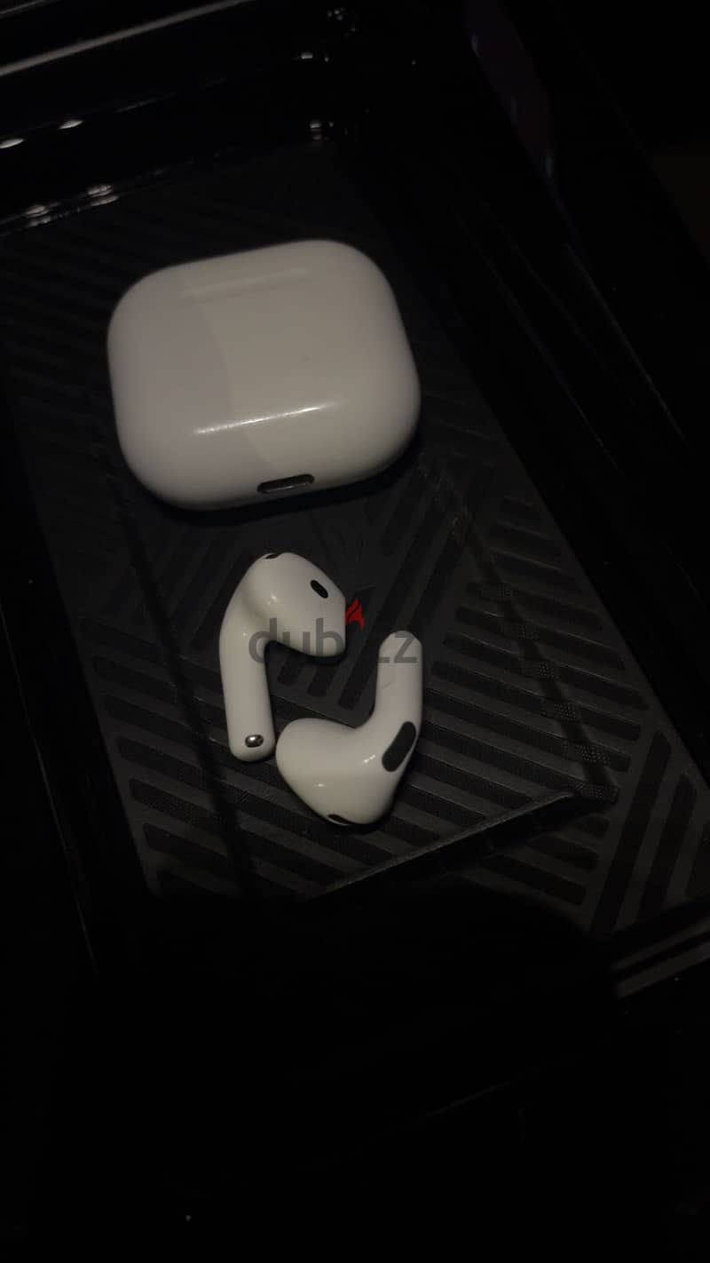 AirPods 4 1