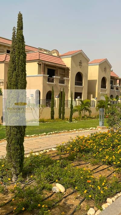 Villa for delivery in months with a very large garden and roof area minutes from Cairo Airport in front of Madinty in Compound Maadi View Al Shorouk