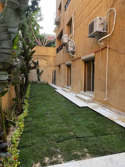 شقة للإيجار مفروشة بحديقة | جنوب الأكاديمية أ - التجمع الخامس   *Furnished Apartment with Garden - South Academy A - New Cairo*   المساحة: 100م²   الطابق الأرضي Basement   امفروشة بالكامل  غرفتين نوم   ريسبشن   حمام   إطلالة مباشرة على Garden  *الايجار يو
