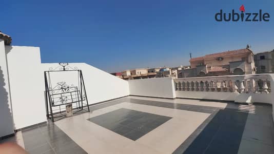 Rooftop Apartment for Rent | Villas First Settlement - Zahoor Area   المساحة: 150م² + رووف 30م²   الدور الثالث  2 غرفة نوم   2 حمام   سكني: 17,000 ج. م / شهر   إداري: 18,000 ج. م / شهر