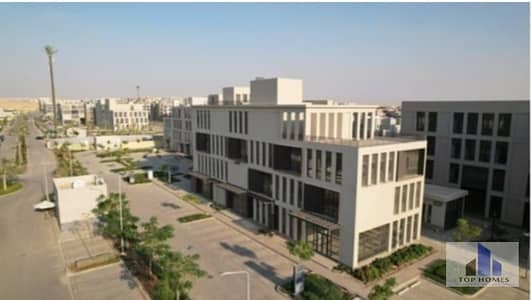 مكتب إداري فاخر 850 متر للإيجار في District 5 – تشطيب كامل وموقع مميز