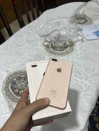 آبل - آيفون 8 بلس
