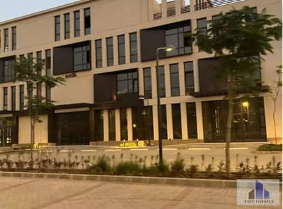 مكتب إداري فاخر 1700 متر للإيجار في District 5 – تشطيب كامل وموقع مميز
