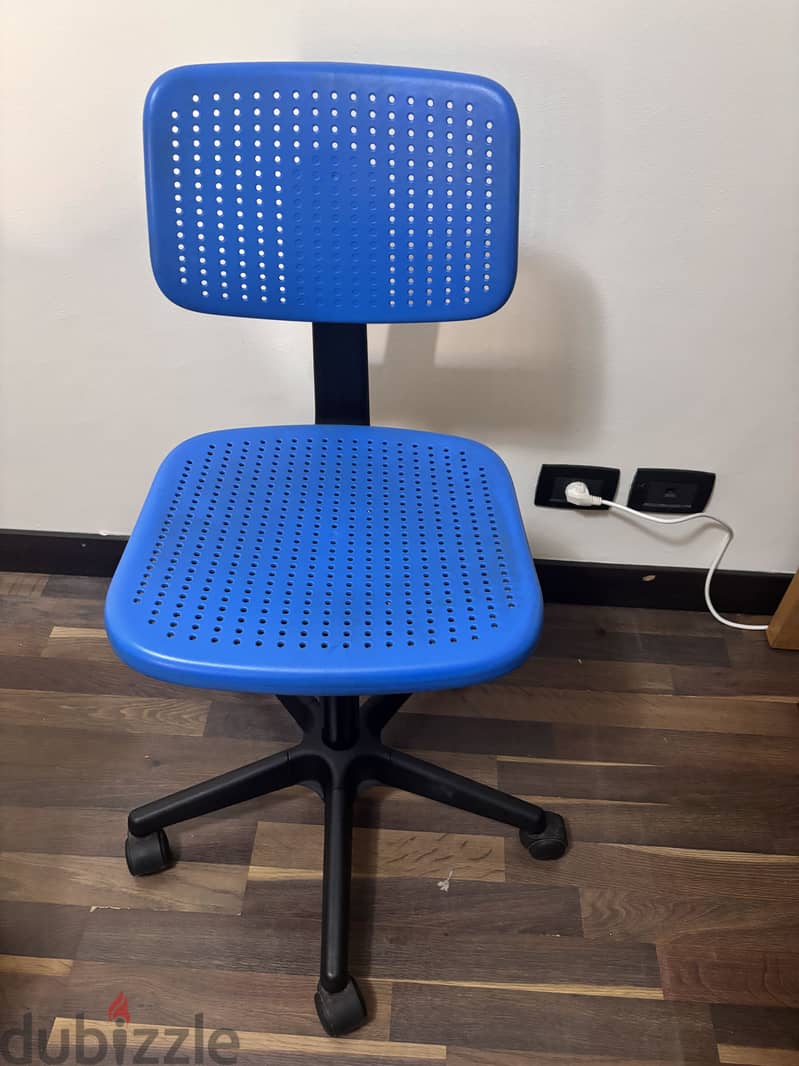 Office desk chair 1