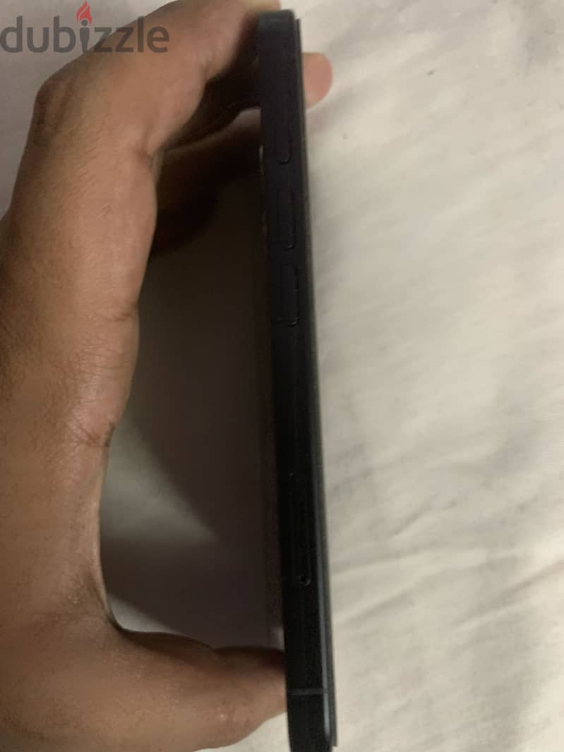 iPhone 16 4