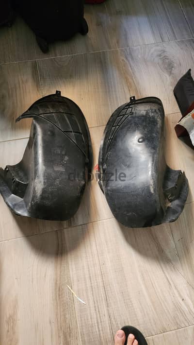 Vectra B Original GM rear wheels cover both sides.
