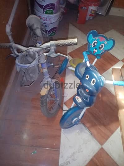 2 عجل مستعملين للاطفال كبيرة وصغيرة