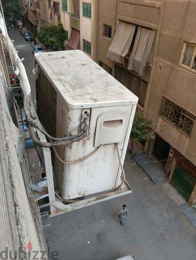 نشتري التكييفات المستعمله والعطلانه والنجف النحاس والسخانات الغاز