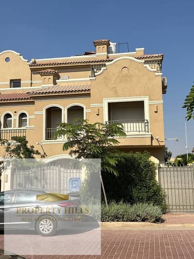 Immediate receipt of the last villa in La Vista City Compound, with all services in a sophisticated community, spacious area, landscape view next to the Suez Road. Immediate receipt of the last villa in La Vista City Compound, with all services in a sophisticated community, spacious area, landscape view next to the Suez Road.