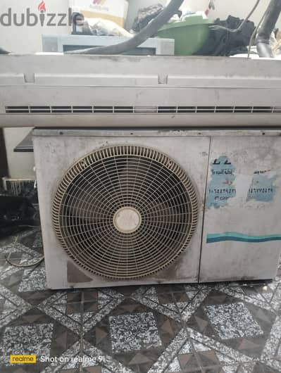 تكييف مستعمل شغال كويس ما فيهوش اي حاجه