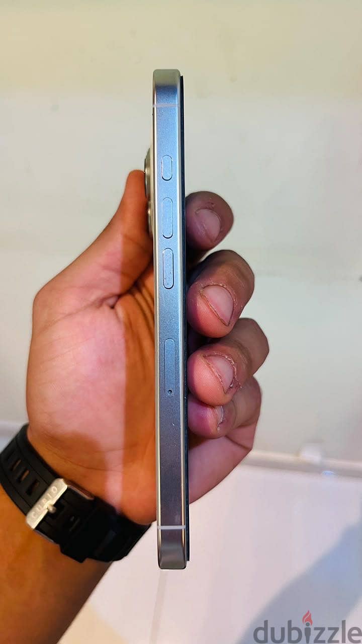 Apple - iPhone 16 Pro 3