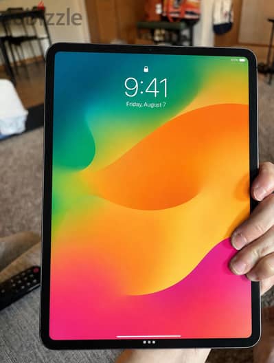iPad Pro 11” 256 GB | Apple Pencil | FREE case, cam & screen protector