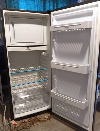 Defrost – ثلاجة يونيون اير _ كالجديدة _ لون أسود _ 280 لتر