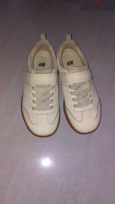 حذاء رياضي H&m