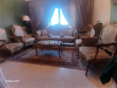 صالون مدهب  استخدام جيد جدا