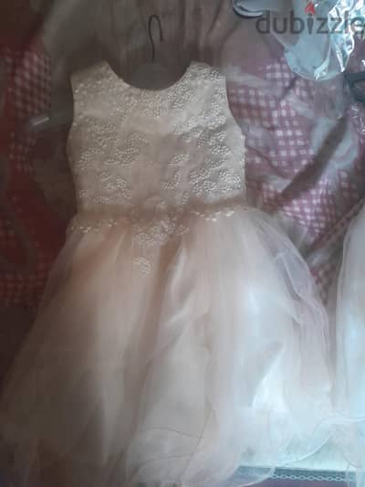 فساتين سوارية