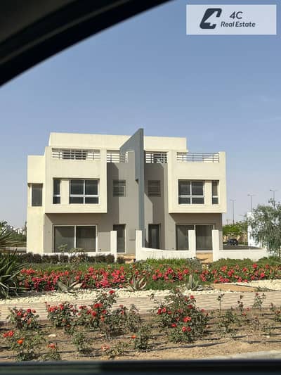 Ready-to-Move Twin House, North-Facing, Landscape View, 4 Bedrooms for sale in Hyde Park, Fifth Settlement, New Cairo