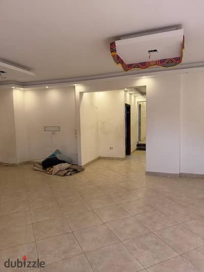 Full floor for rent residential or administrative on Gamal Abdel Nasser Axis directly in front of the Egyptian school