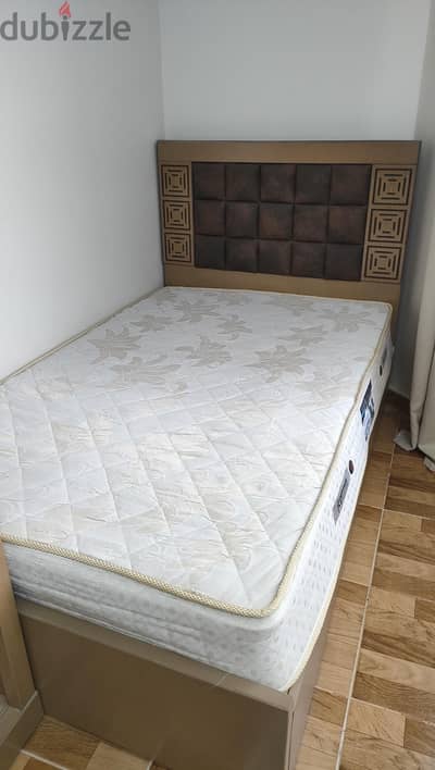 سرير  فردي