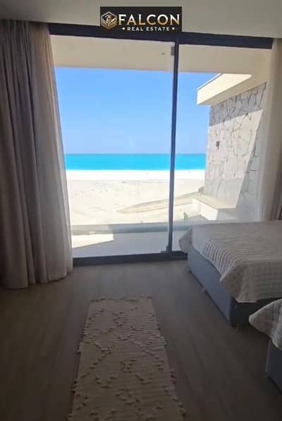 شاليه صف اول على البحر استلام فوري بالفرش والاجهزه تعيش فيه من اول يوم  بجوار فندق Rixosلسان الوزارء دقائق من ابراج العلمين ومراسي