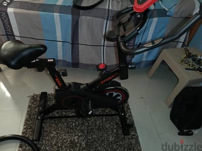 Vegas Spinning Fitness Bike, 250 Kg, Black Red, light_bulky