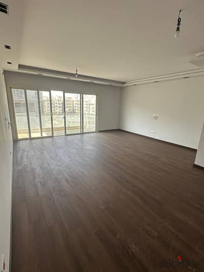 Apartment for Rent at Mountain View iCity – New Cairo A spacious 170 sqm apartment located in the prestigious Mountain View iCity, offering a modern l
