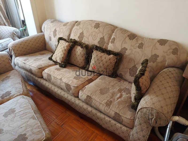 Living room 4