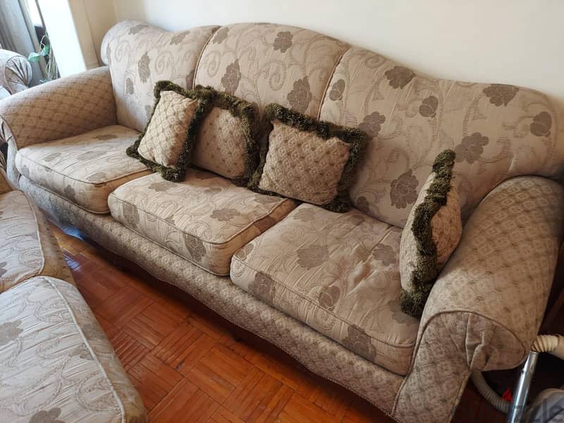 Living room 5