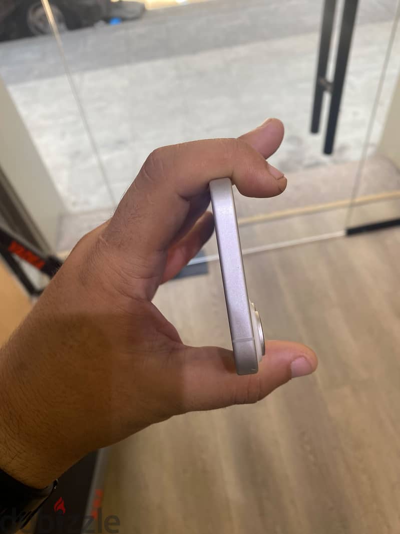 iphone 16 128white used 92battry 2