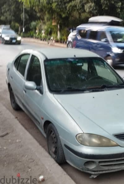 رينو ميجان 2000