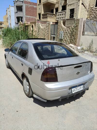كيا شوما 2001