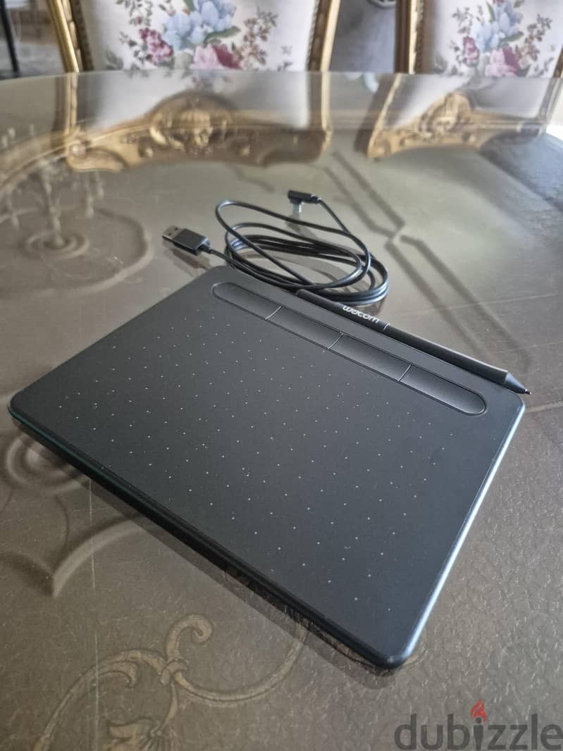 Wacom intous small black 1