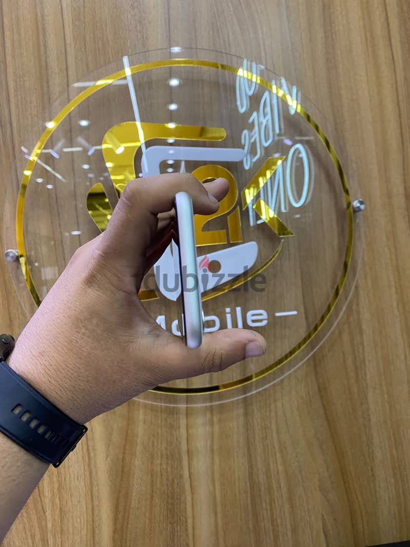 IPHONE 11 WATERPROOF 128 USED 75% 1