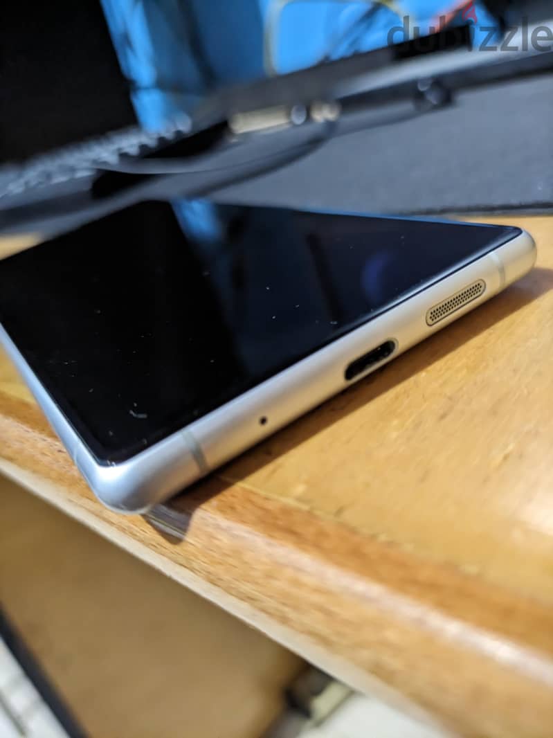 Sony Xperia 1 10