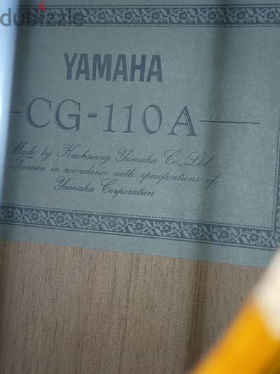 Yamaha original Accoustic and classic guitars جيتار كلاسيكي و اكوستيكي
