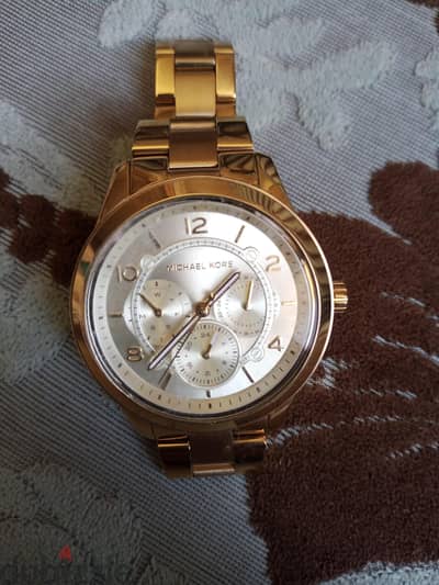 ساعة مايكل كورس أصلية بحالة ممتازة - Michael Kors MK6588