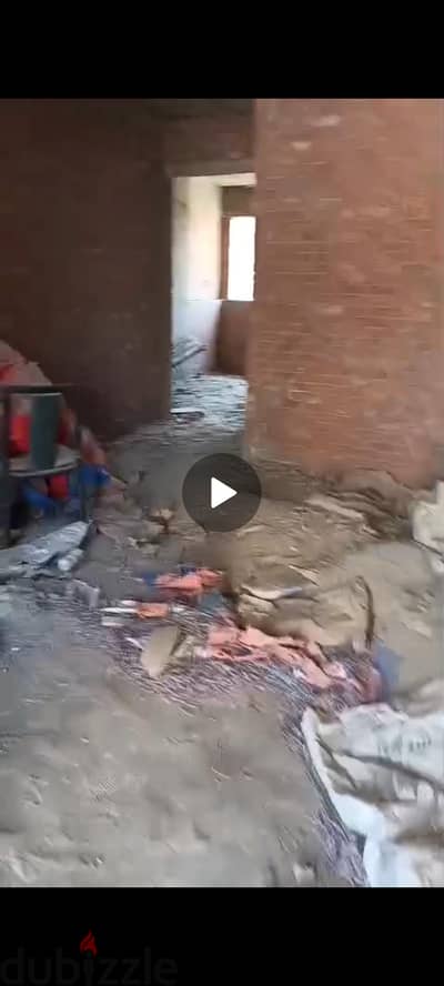 روف للبيع على الطوب الأحمر في ش مصدق المهندسين