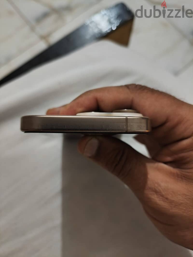 Apple - iPhone 16 Pro 3