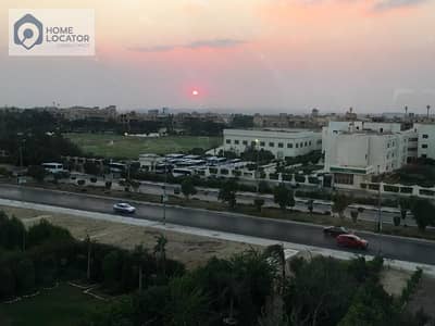 للبيع. بالحي الخامس  التجمع الخامس فيو مفتوح بجوار الشويفات مباشرة تشطيب سوبر لوكس .