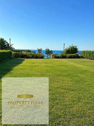 هبيع أميز فيلا استلام فوري متشطبه بالكامل بالتكيفات والمطبخ full sea view