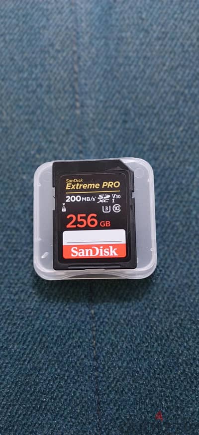 Sandisk 256 GB Memory card للكاميرات