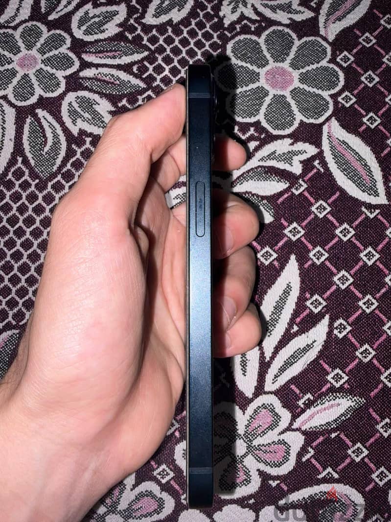 Apple - iPhone 13 1